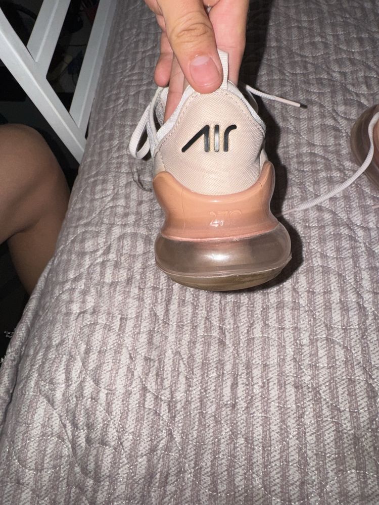 Продам кроссовки Nike оригинал