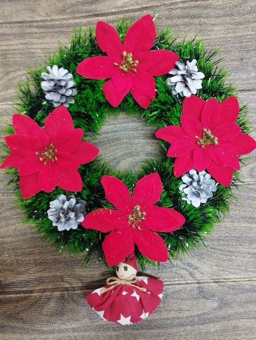 Коледни венци ръчно изработени