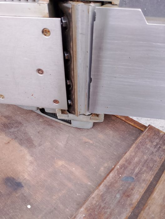 Професионално електрическо ренде Makita 1805- 1140вата