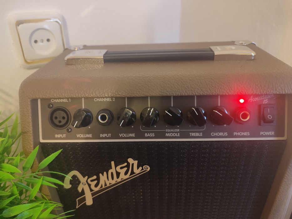 Amplificator Fender acoustasonic 15