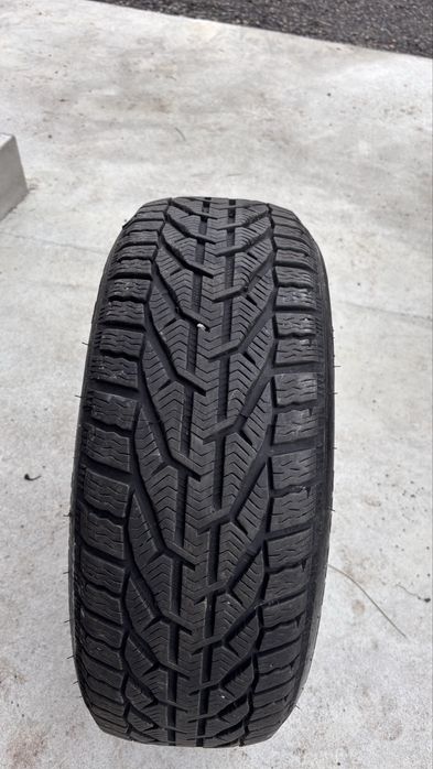 Set 4 anvelope de iarna ca noi 205/55 r16 M+S