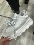 Vreasace chain reaction White