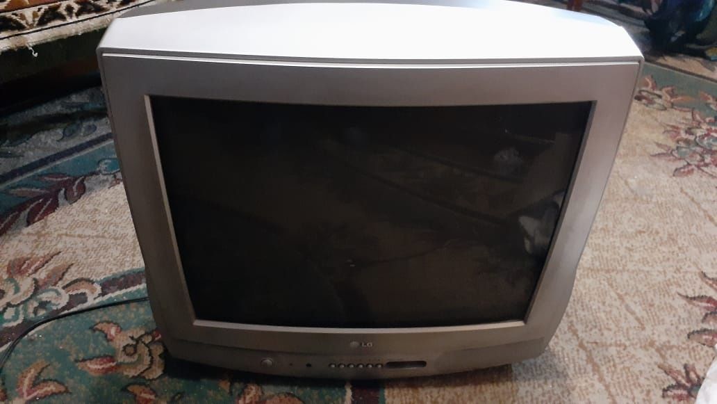 Телевизор на запчасти или ремонт