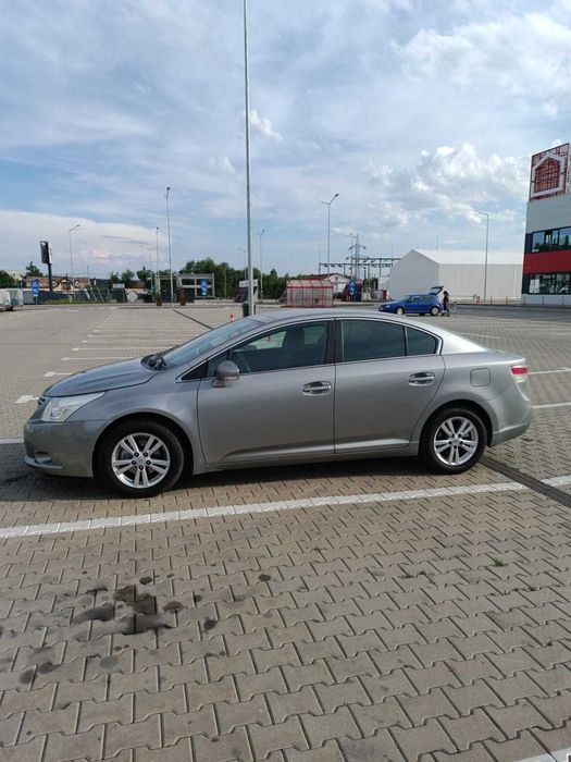 Toyota Avensis 2012
