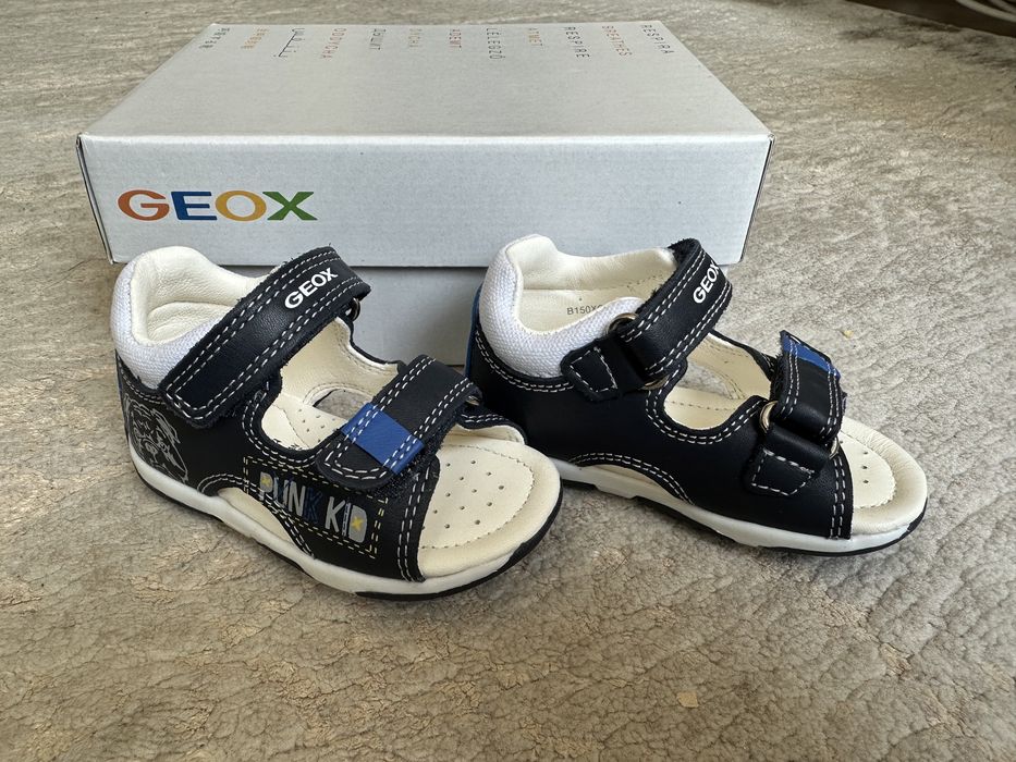 Нови сандали Geox 20 размер