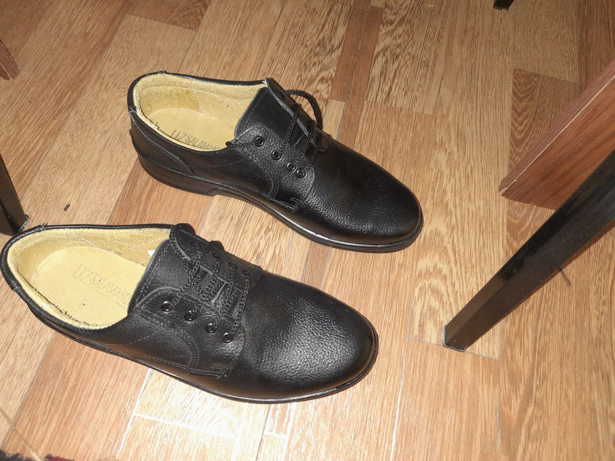 Туфли сотилади размер 43-44