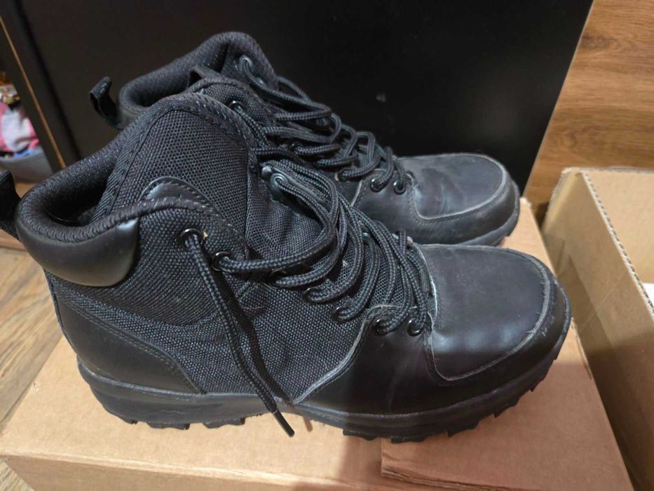 Продавам зимни обувки на Найк, номер 41