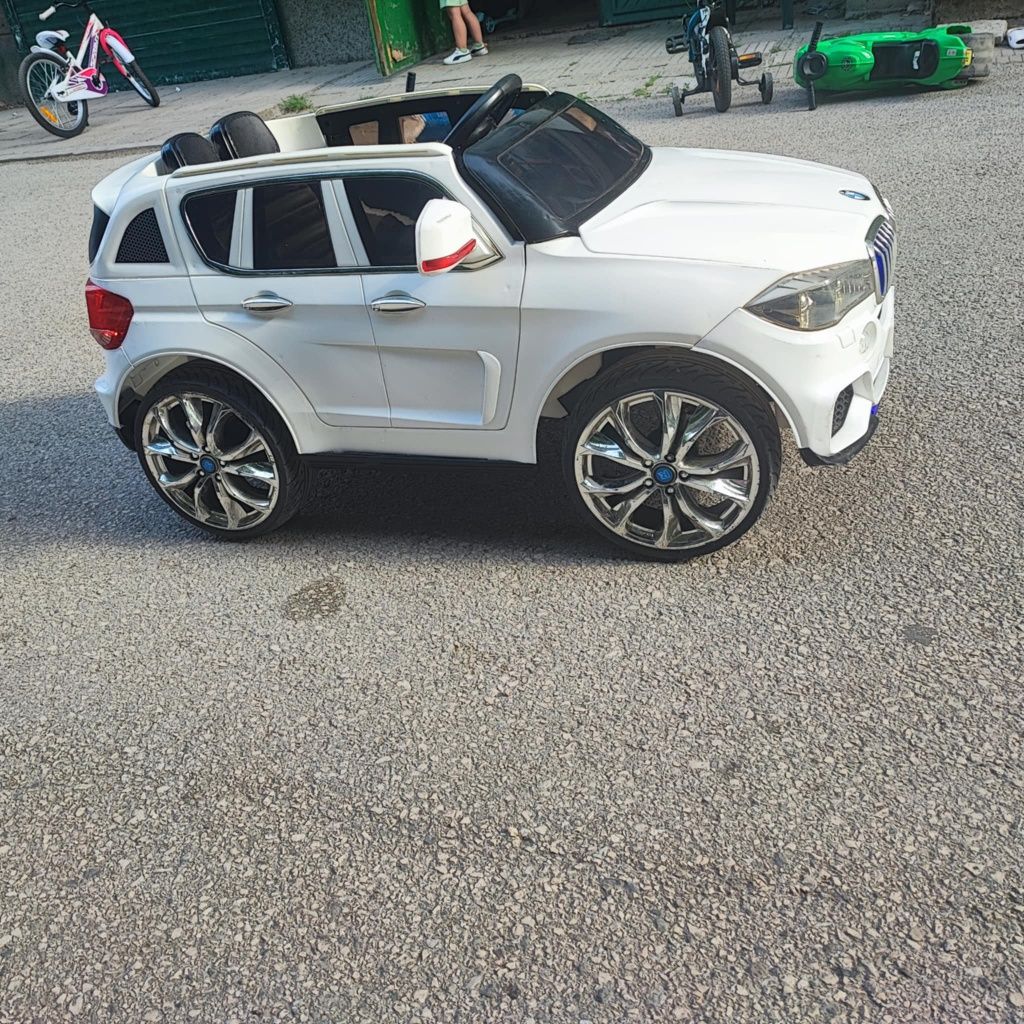 Акумулаторна кола BMW