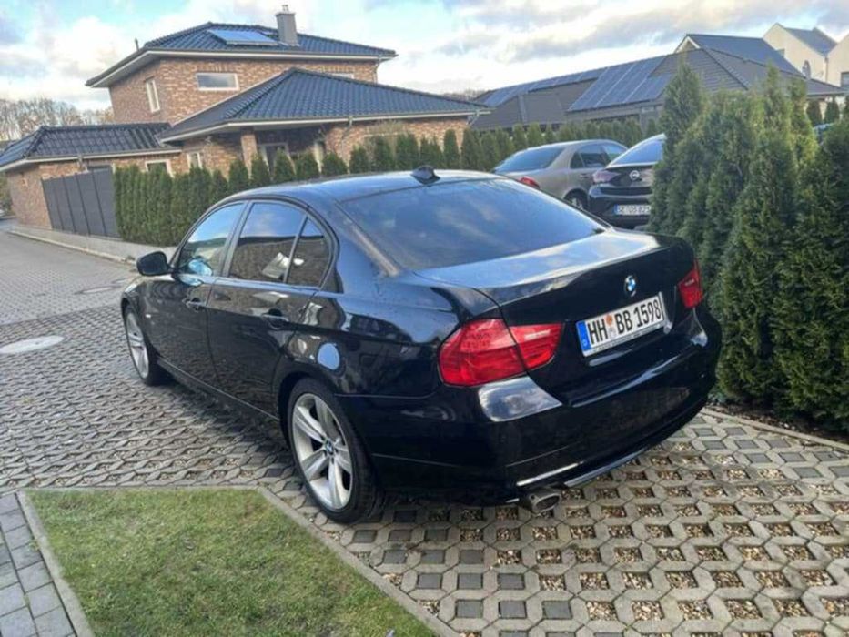 Продавам BMW 320 D