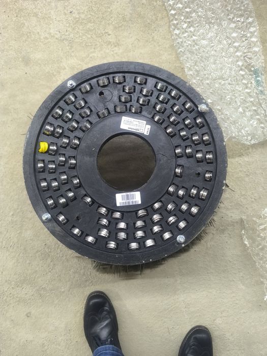 Щётка лотковая для спецтехники Меркатор КамАЗ