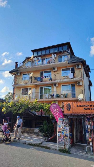 Пететажен хотел с морска гледка в село Синеморец, област Бургас