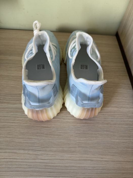 Yeezy 350 albastri