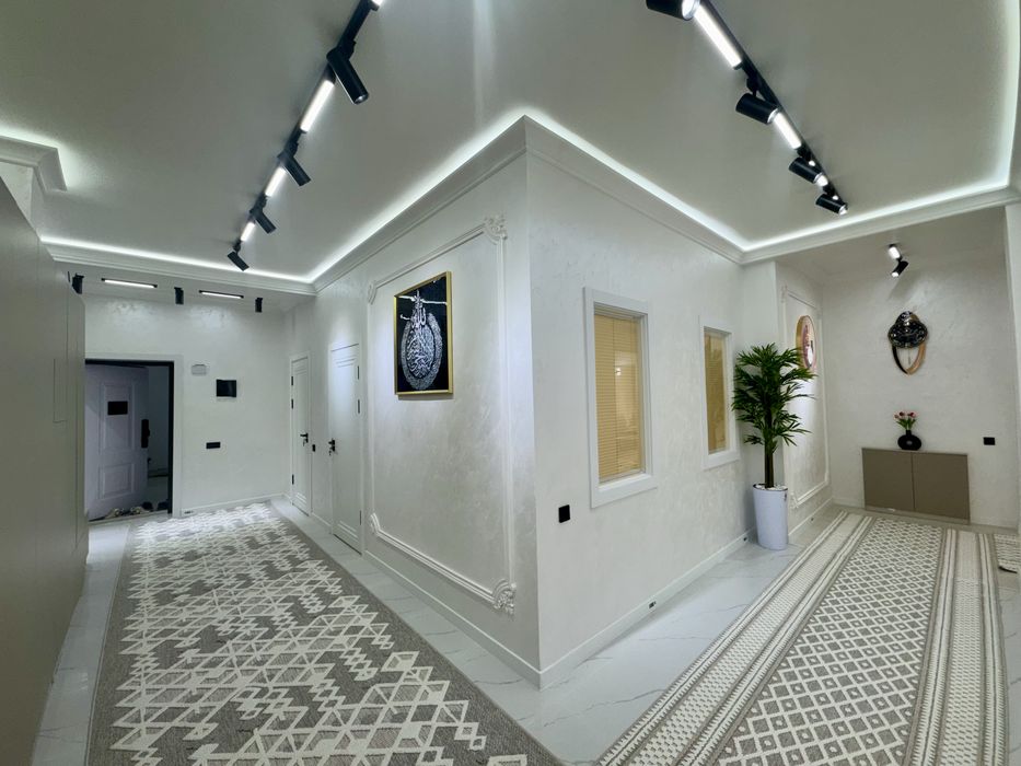 4х комнатная квартира, на 4 этаже. Гагарина.