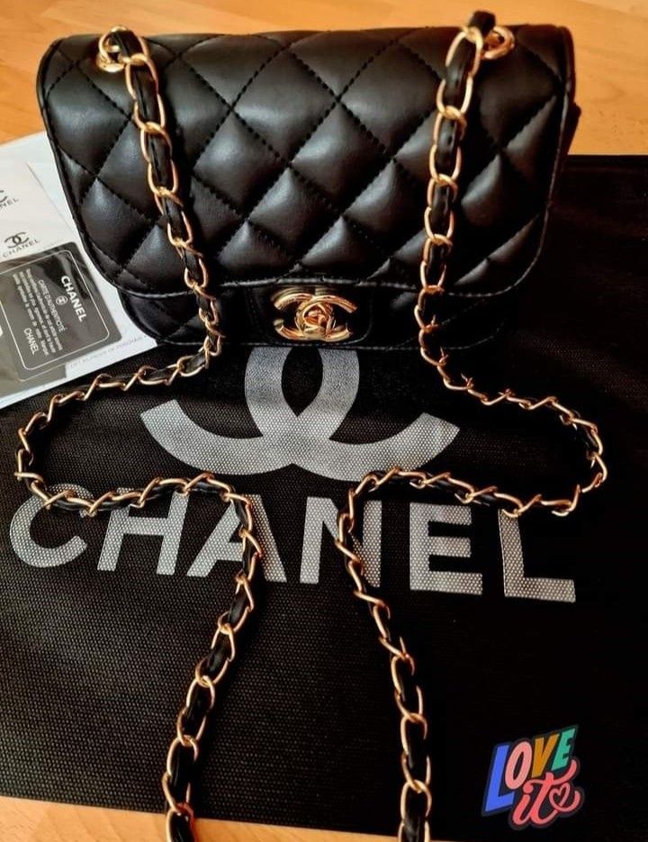 Geanta Chanel mini new model, logo metalic auriu, saculet, etichetă