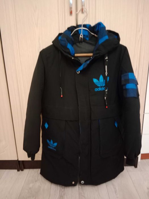 продам зимние пуховики для мальчиков