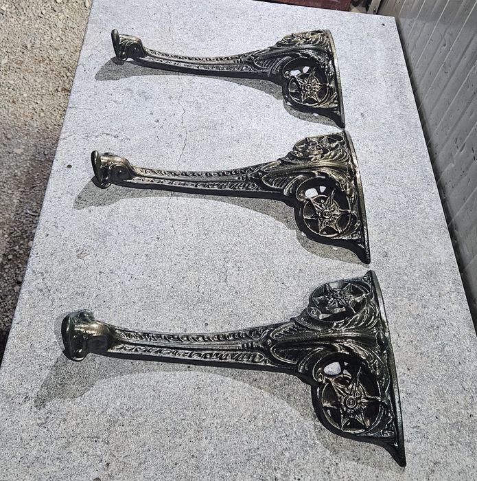 Set 3 picioare Al turnat  ( Impecabile )