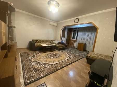 Продаётся  квартиры 2\4\4 на Юнусабадском районе 6-й кв (J2339)