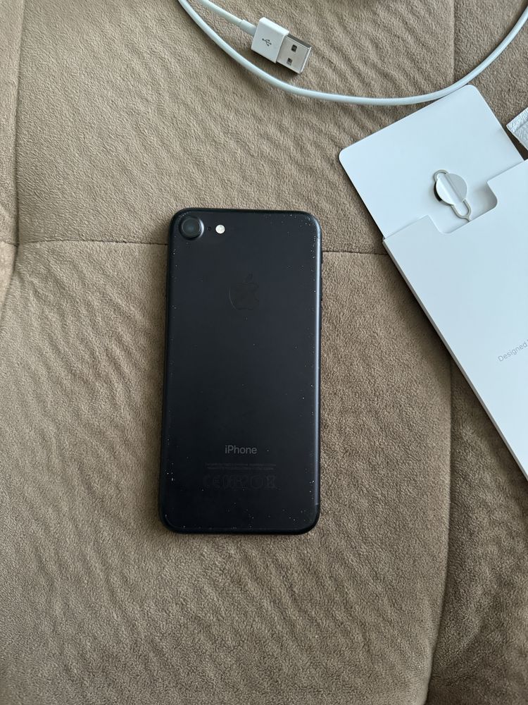 Iphone 7 128gb black работи с всички оператори