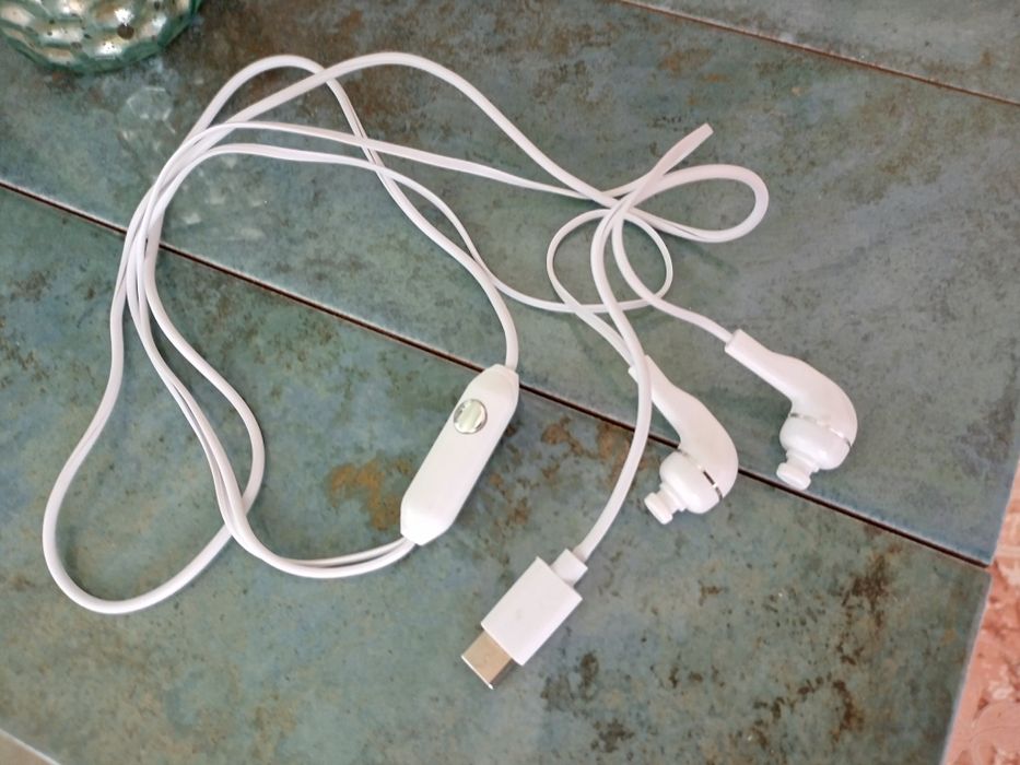 Слушалки за музика с USB накрайник