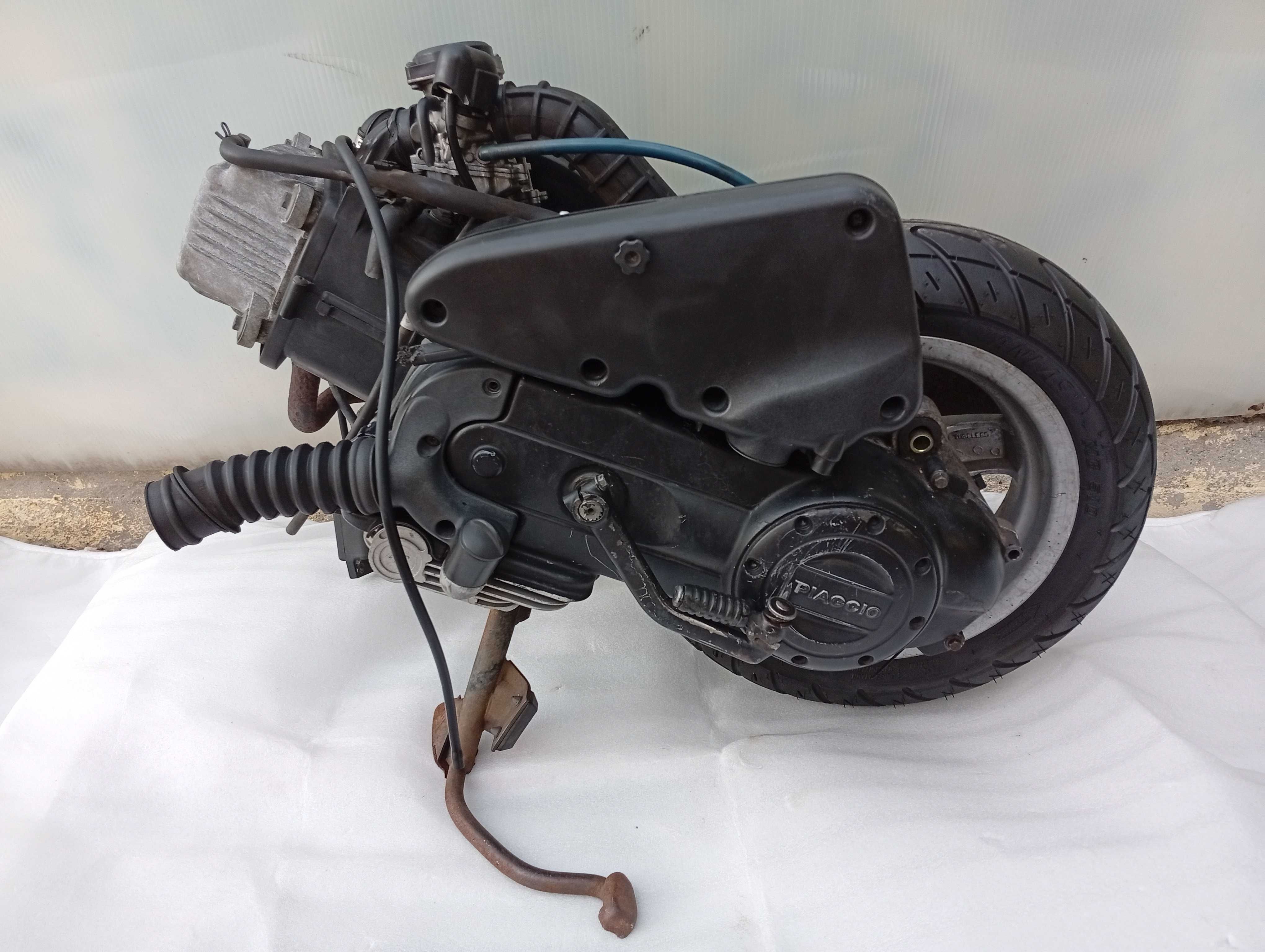 Piaggio Vespa LX50 / C38 4T-двигател -11.000км.