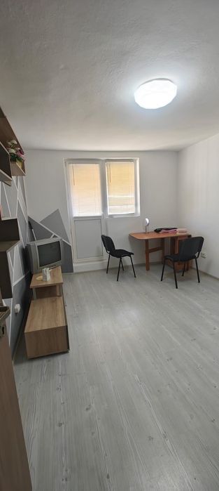 Vand apartament in Mangalia cu balcon.