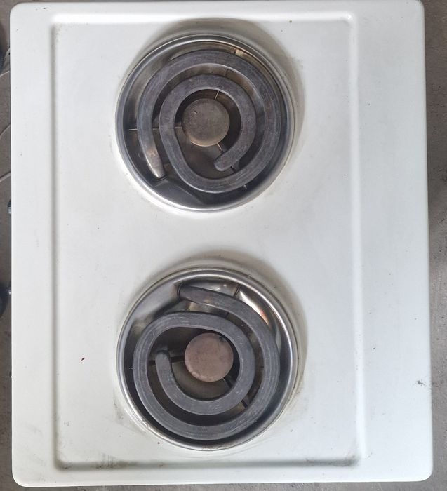 Продам электрическую газ плиту новая не пользовались