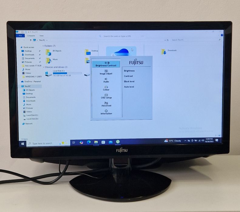 Vând monitor LED Fujitsu  18.5 inch (47 cm)
