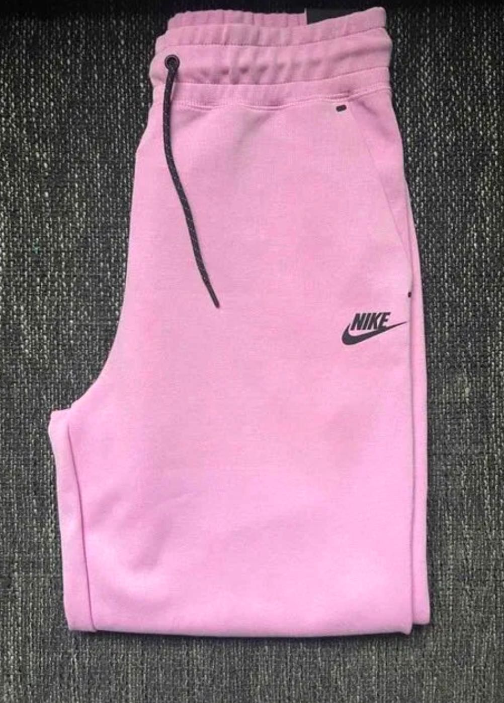 Оригинално дамско долнище Nike tech fleece