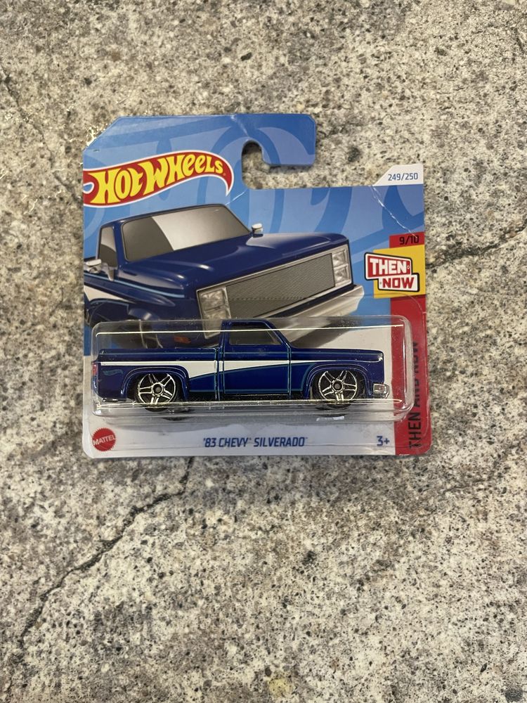 Hotwheels  колички