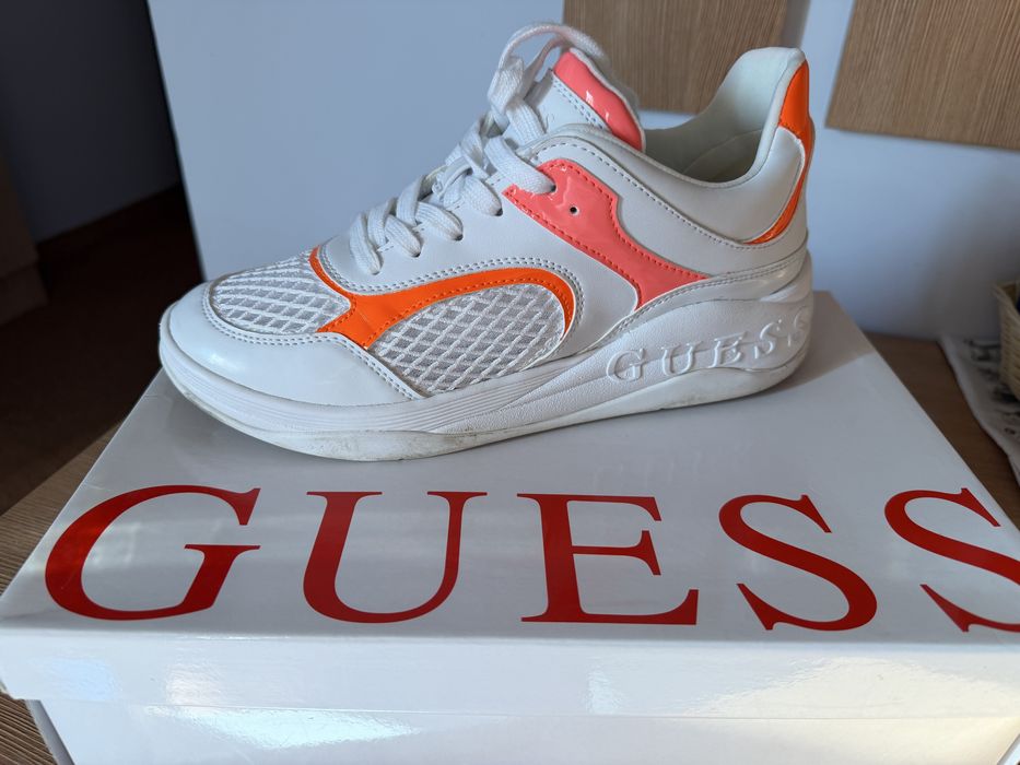 Спортни маратонки