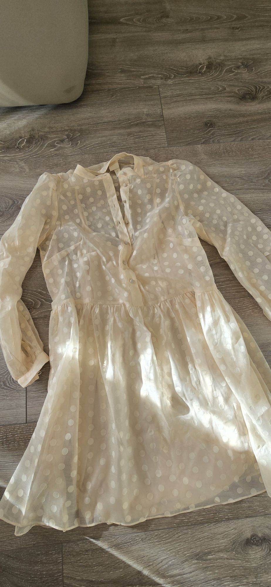 Рокля бежова на H&M