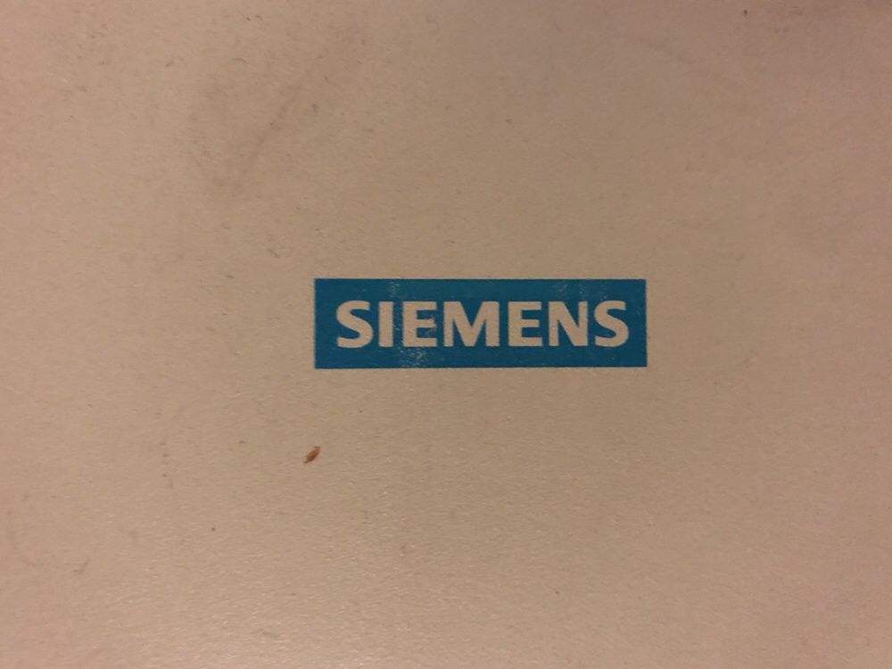 Телефонна централа Siemens Hicom