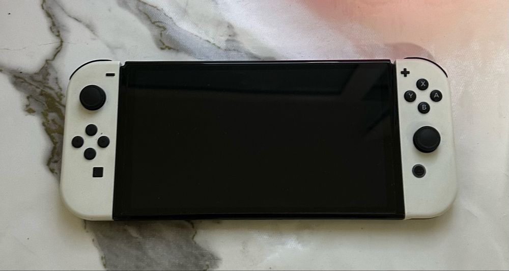 Nintendo Switch Oled в идеальном состоянии