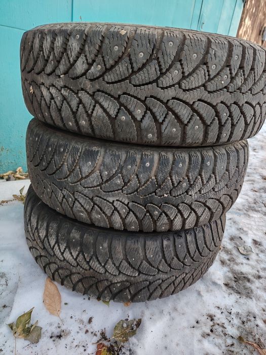 Резина зима шипованные. 3 штуки баллоны R 14. Размер 185.60.