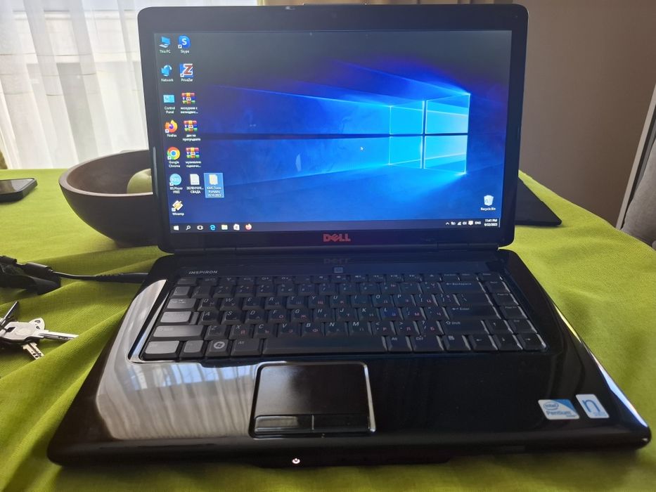 Продавам лаптоп Dell 1545