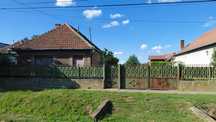 Vând casa localitatea Petreu