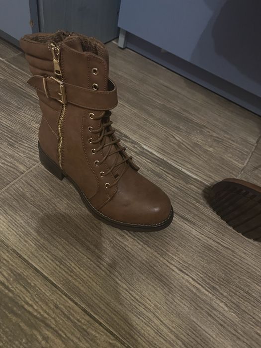 Ghete noi, maro, piele ecologica, imblanite