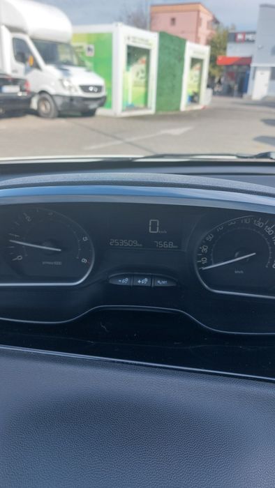 Peugeot 208 1.6 hdi