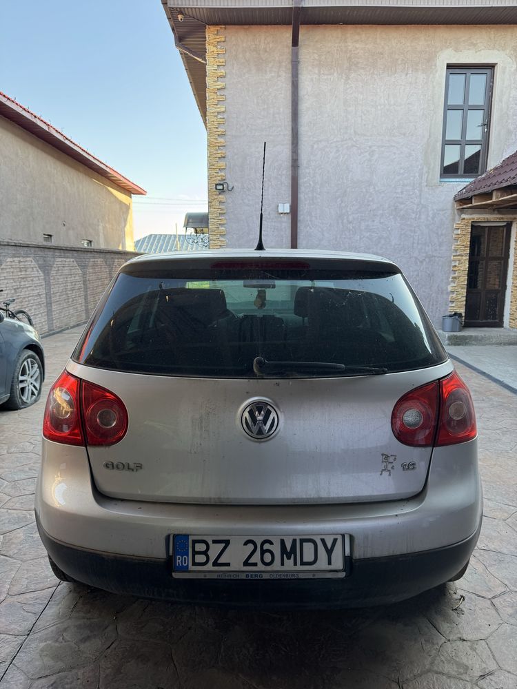 vând Volkswagen Golf 5