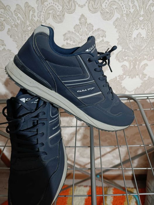 Кроссовки новые ..