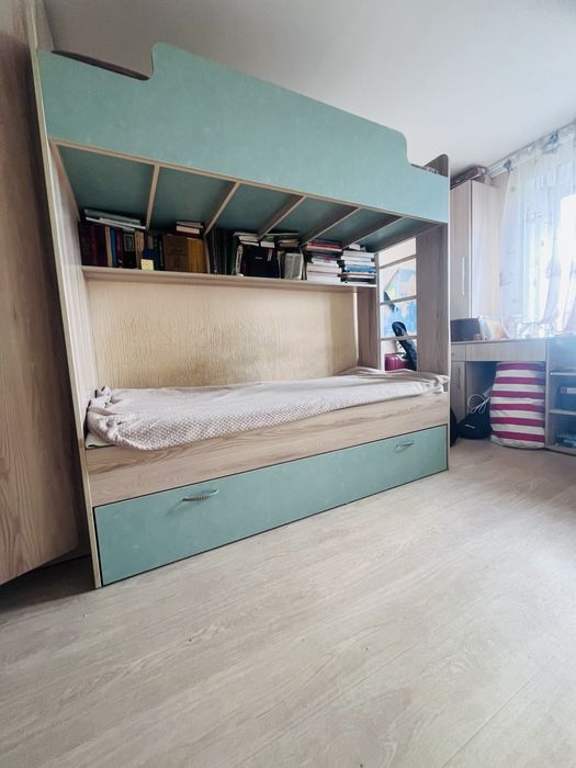 Двухярусная кровать