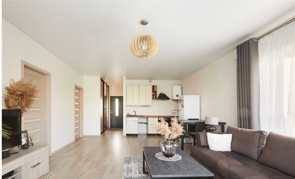 Дава се под наем Тристаен апартамент в Бургас, Сарафово - 98 кв.м за 816 € - Снимка #1