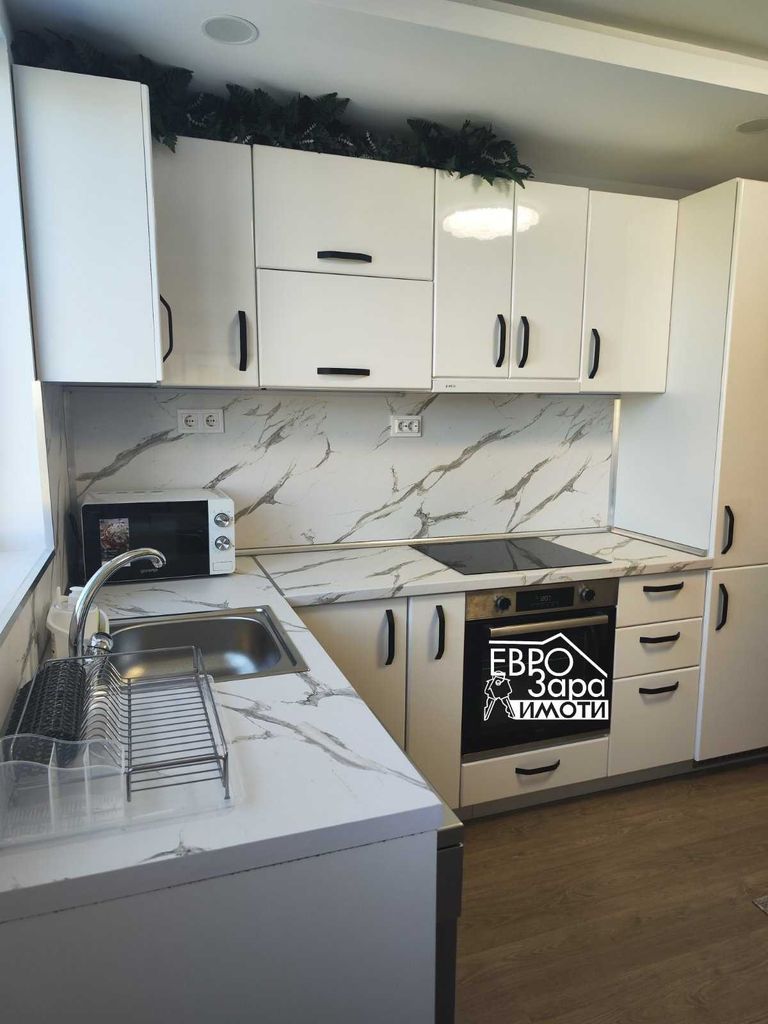 Дава се под наем Тристаен апартамент в Стара Загора, Център - 60 кв.м за 408 € - Снимка #3