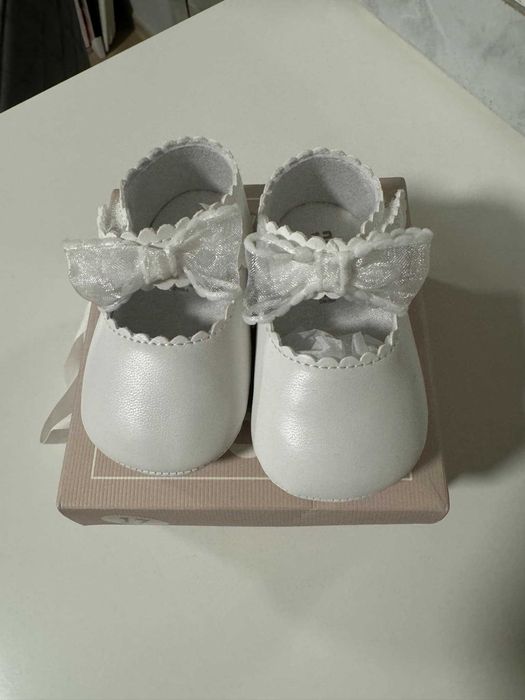 Обувки за новородено момиче (размер 17). Ново