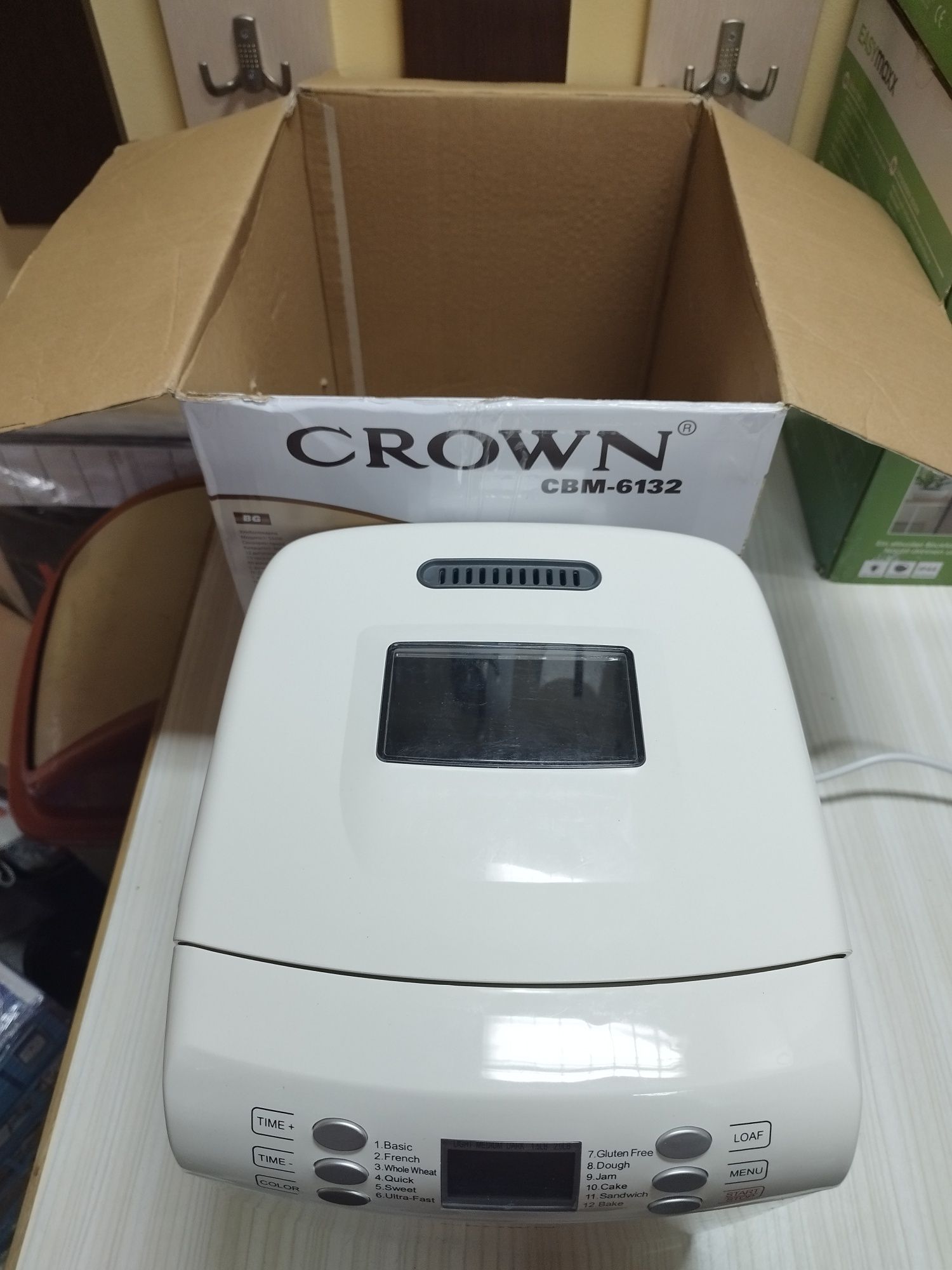 Хлебопекарна Crown CBM 6132