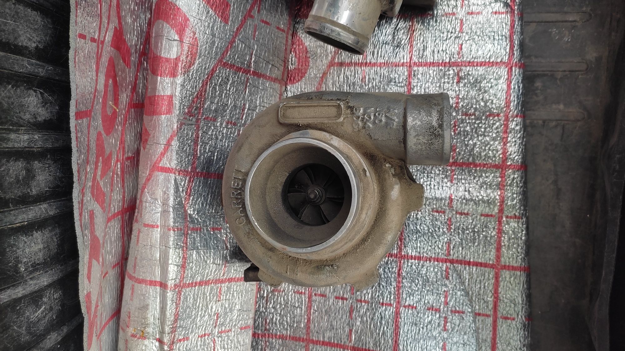 1.8 turbo kolektor sotiladi. Turbina ham bor.