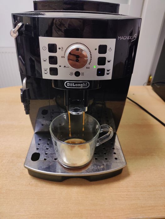 Espressor nou automat DELONGHI Magnifica S merge cu boabe de cafea