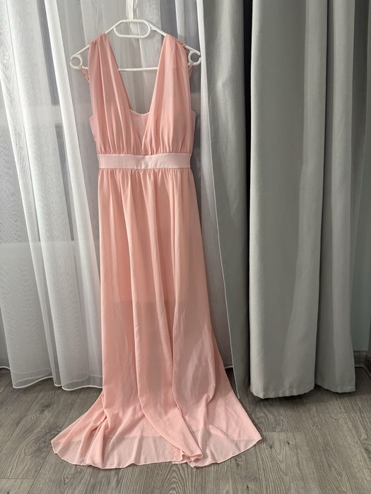 Дълга официална рокля с цепка