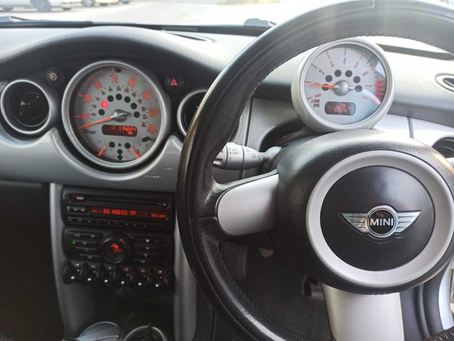 MINI COOPER 1,6, 2004 г.
116 К.С.
