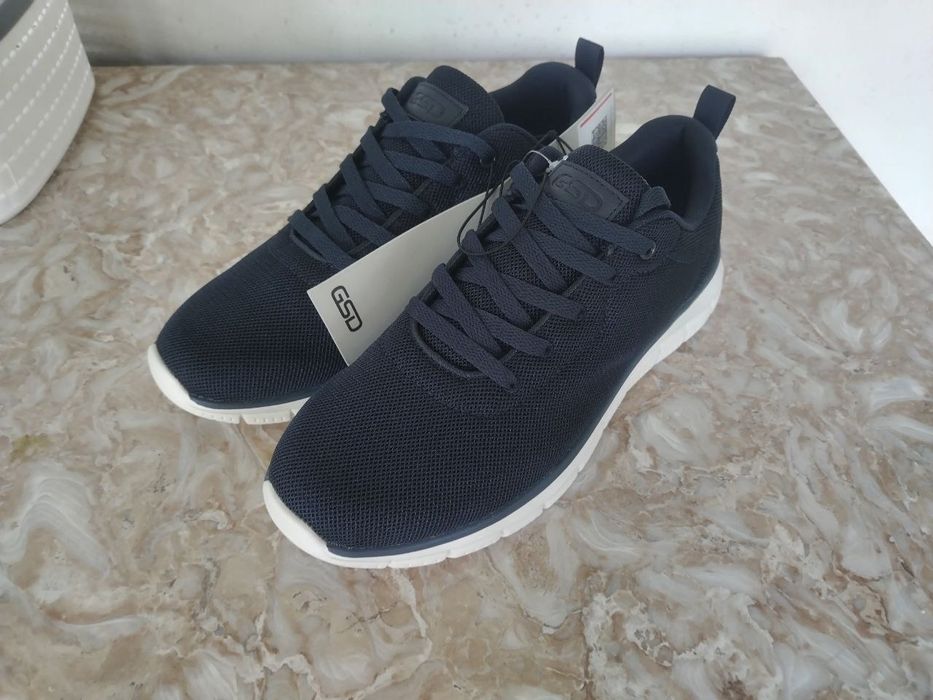 Кроссовки размер 42